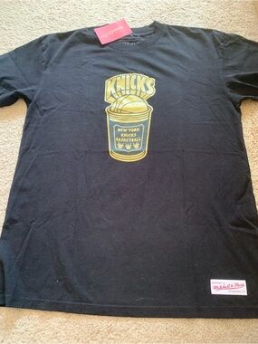 Mitchell & Ness Men’s Black New York Knicks Graphic Tee M NWT